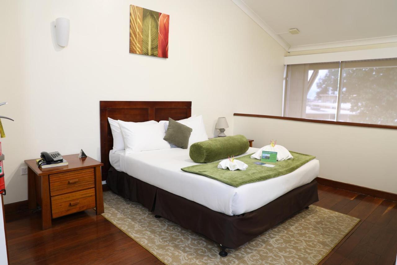 Huon Gulf Hotel Lae Exterior photo